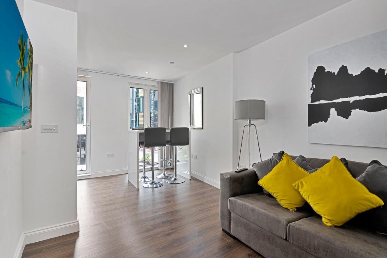 Spacious, Bright & Modern 1 & 2 Bed Apartments At Sligo House - Central Watford Watford  Exterior photo