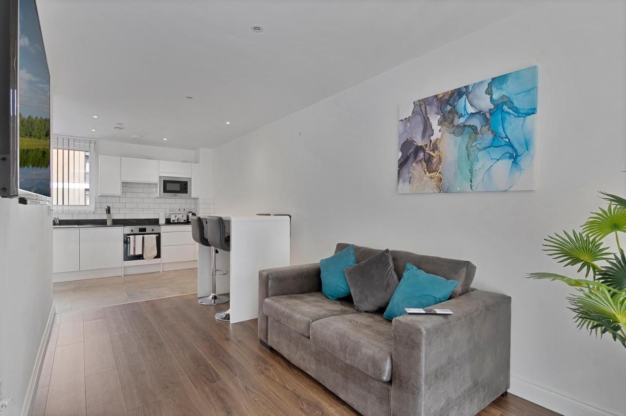 Spacious, Bright & Modern 1 & 2 Bed Apartments At Sligo House - Central Watford Watford  Exterior photo