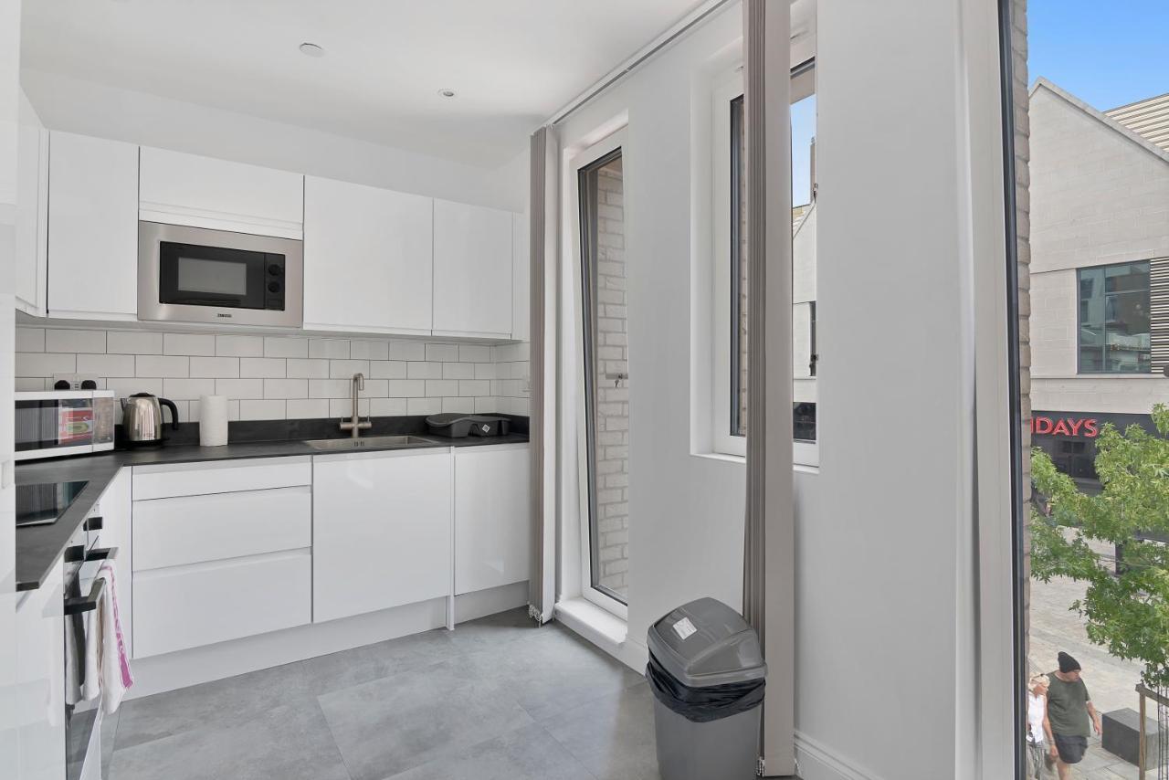 Spacious, Bright & Modern 1 & 2 Bed Apartments At Sligo House - Central Watford Watford  Exterior photo