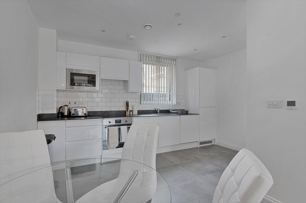 Spacious, Bright & Modern 1 & 2 Bed Apartments At Sligo House - Central Watford Watford  Exterior photo