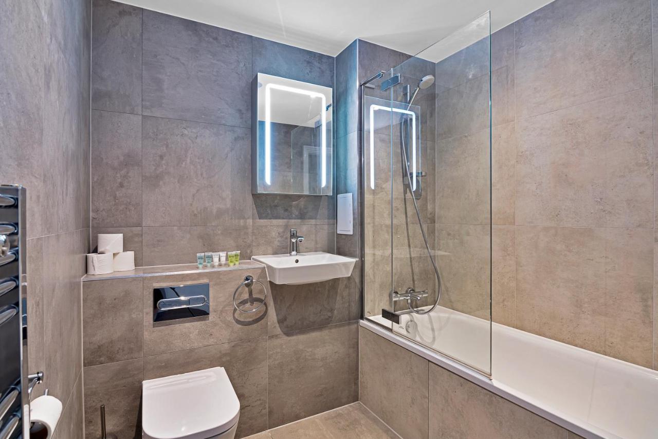 Spacious, Bright & Modern 1 & 2 Bed Apartments At Sligo House - Central Watford Watford  Exterior photo