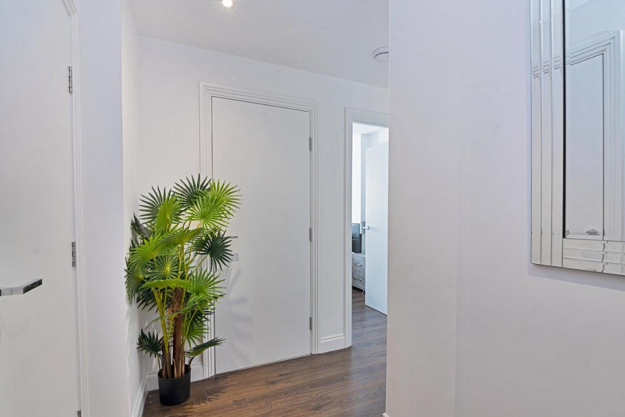 Spacious, Bright & Modern 1 & 2 Bed Apartments At Sligo House - Central Watford Watford  Exterior photo