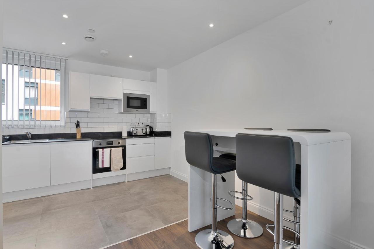 Spacious, Bright & Modern 1 & 2 Bed Apartments At Sligo House - Central Watford Watford  Exterior photo
